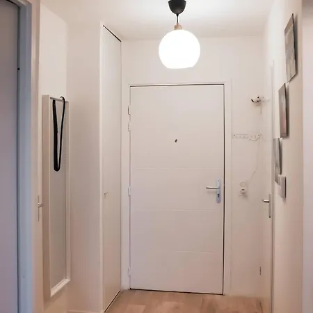 Le Senghor Apartment *